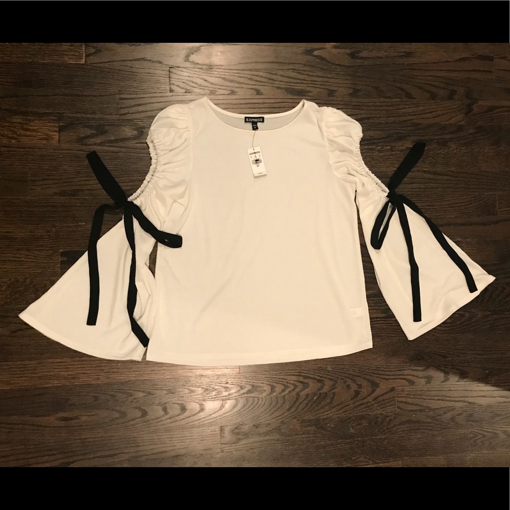 Express peak a boo sleeve top
